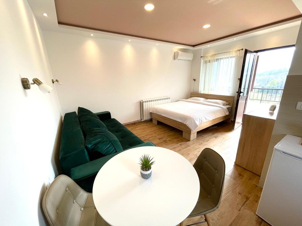 Apartments Four Countesses Вирпазар Екстериор снимка