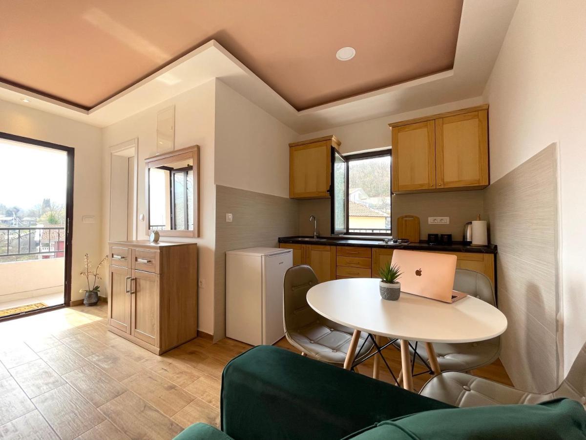 Apartments Four Countesses Вирпазар Екстериор снимка