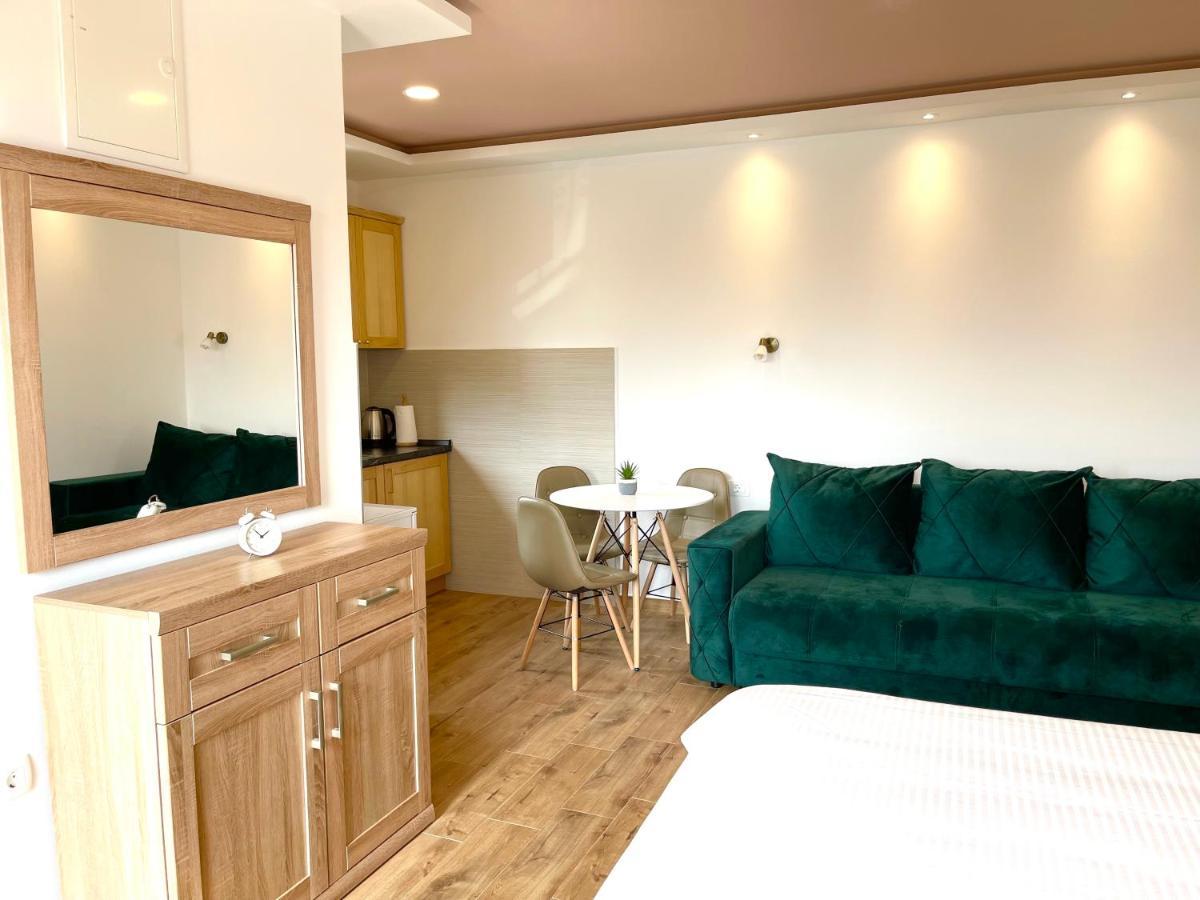 Apartments Four Countesses Вирпазар Екстериор снимка