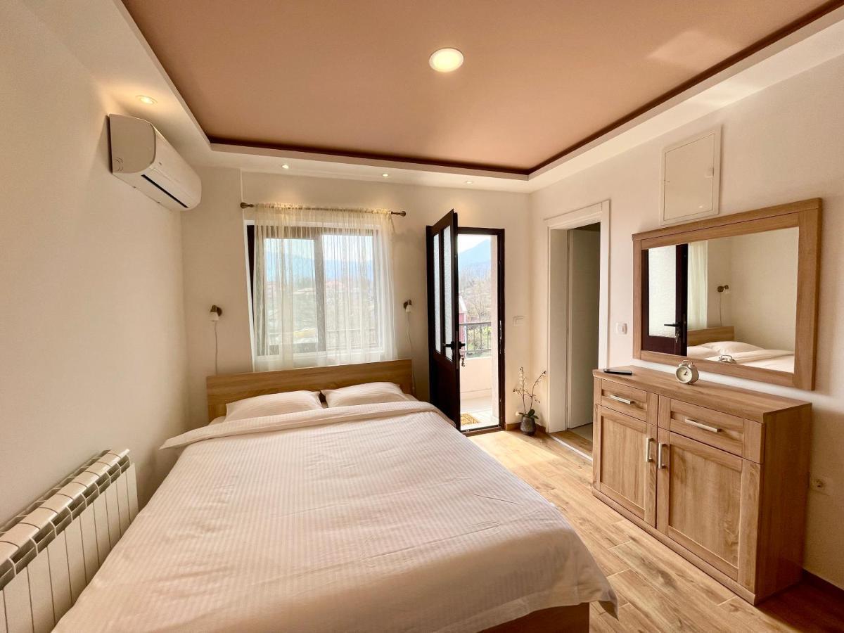 Apartments Four Countesses Вирпазар Екстериор снимка