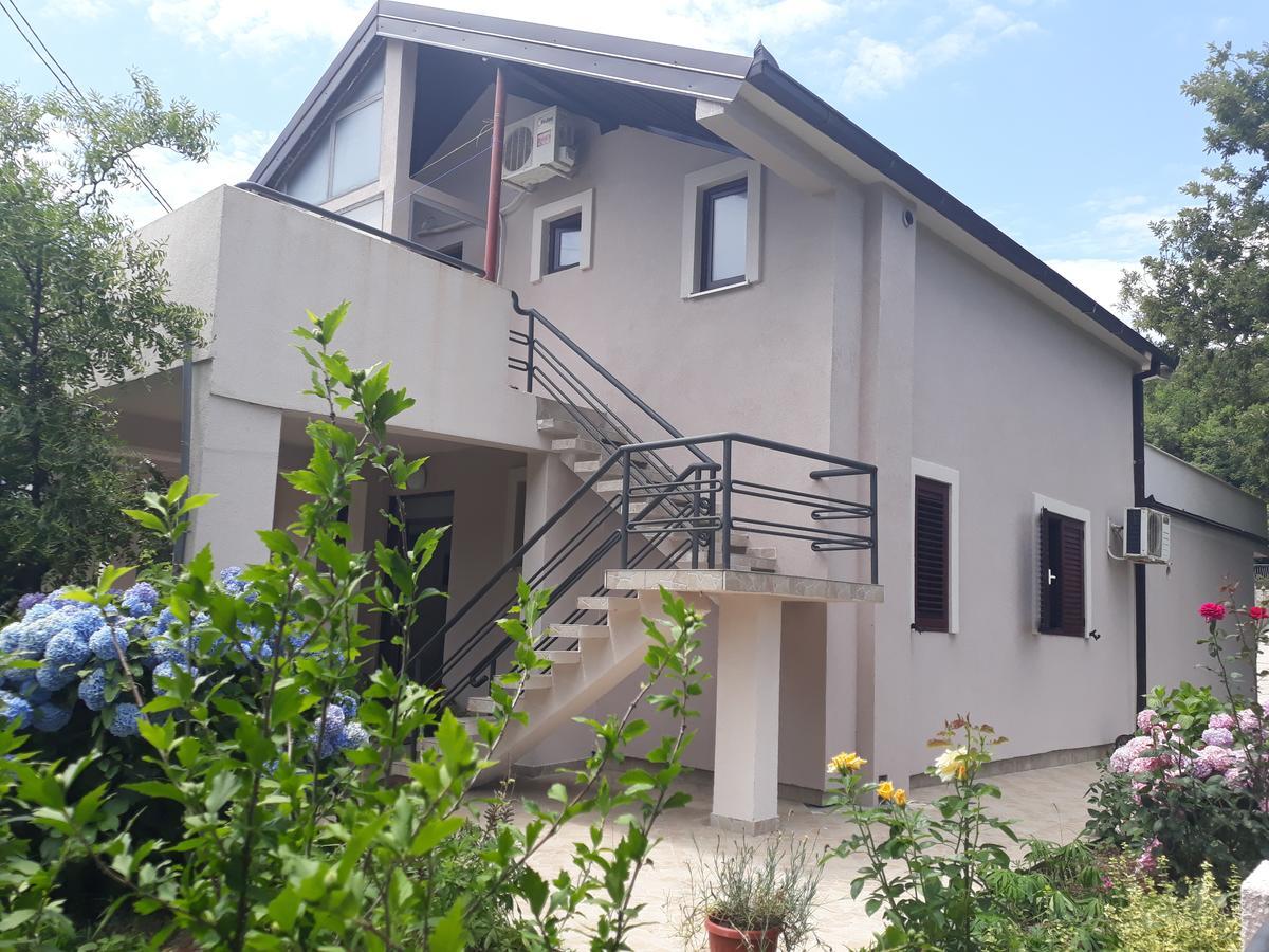 Apartments Four Countesses Вирпазар Екстериор снимка