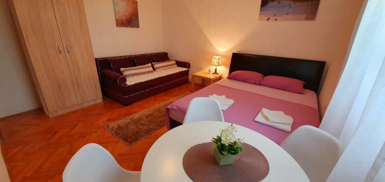 Apartments Four Countesses Вирпазар Екстериор снимка