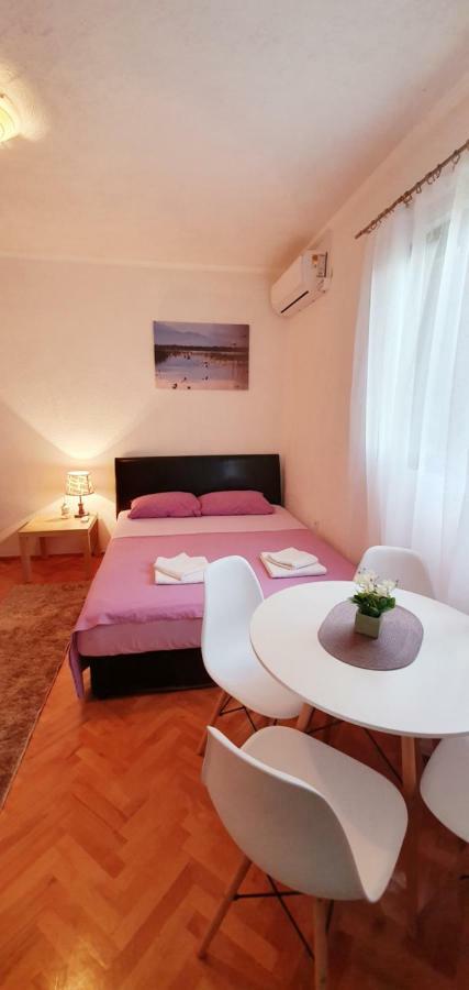 Apartments Four Countesses Вирпазар Екстериор снимка