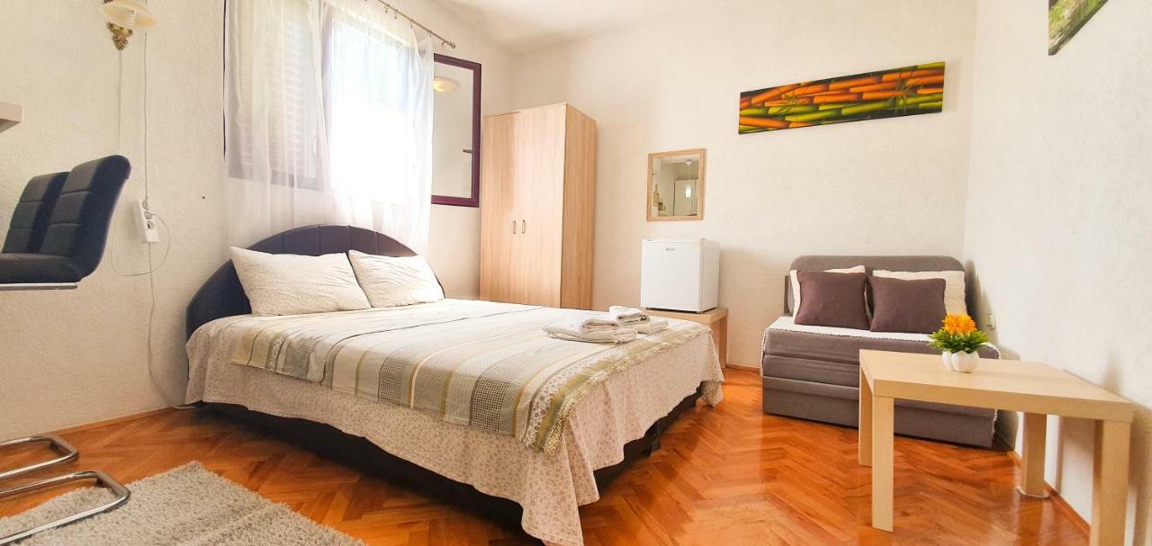 Apartments Four Countesses Вирпазар Екстериор снимка